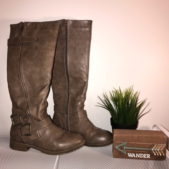 Boots - Picture 1 of 2